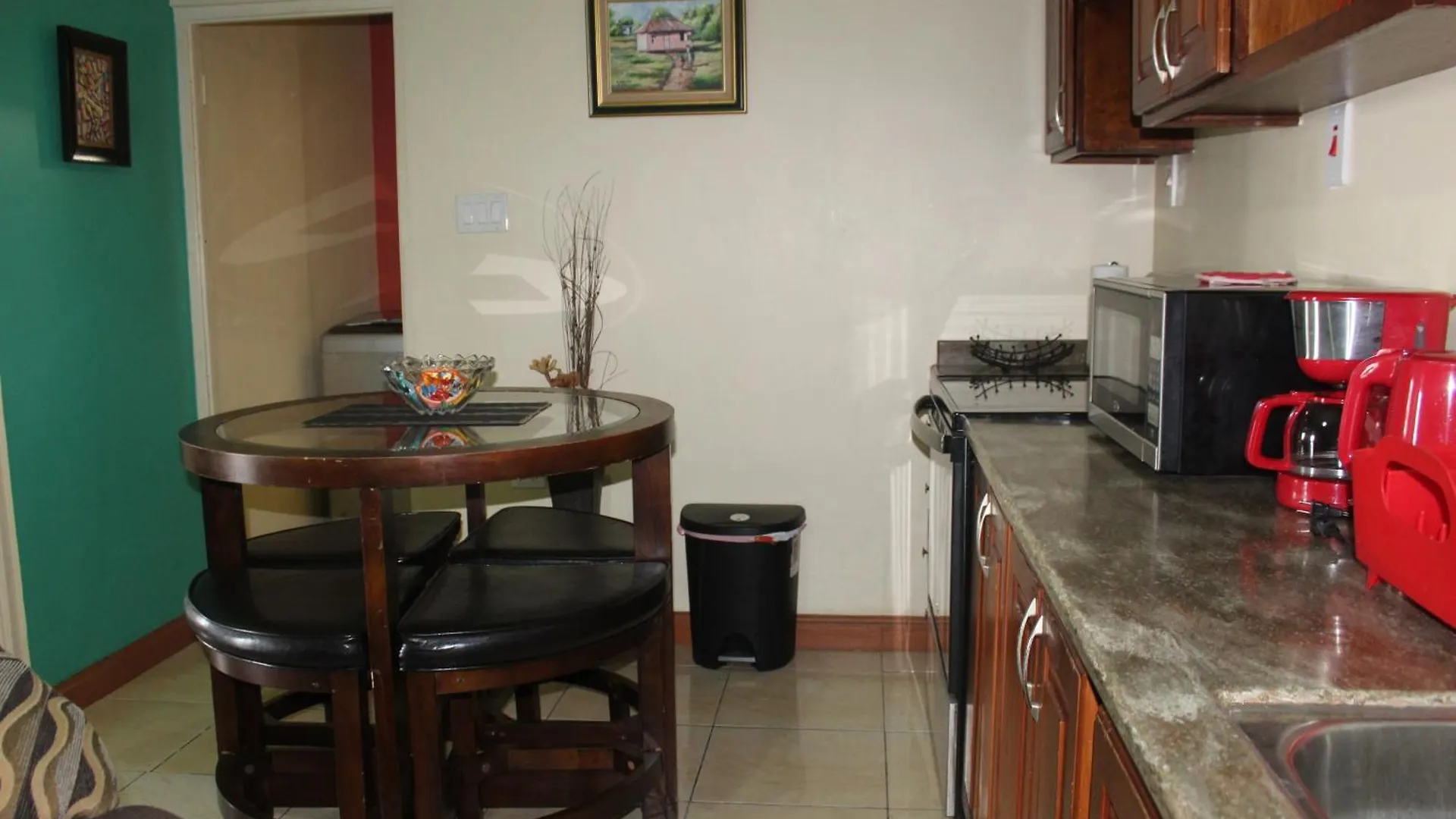 Cozy Deluxe 2Br Kensington New Kingston 아파트