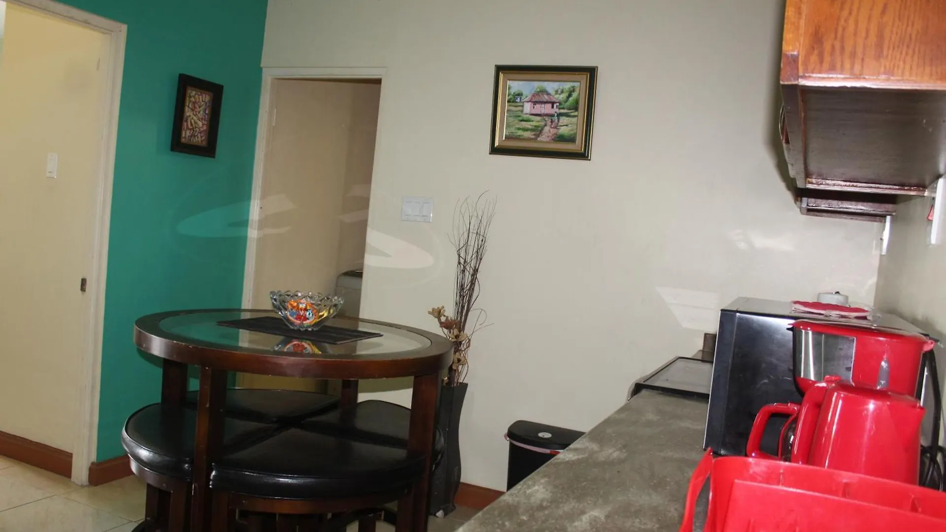 Cozy Deluxe 2Br Kensington New Kingston Apartment