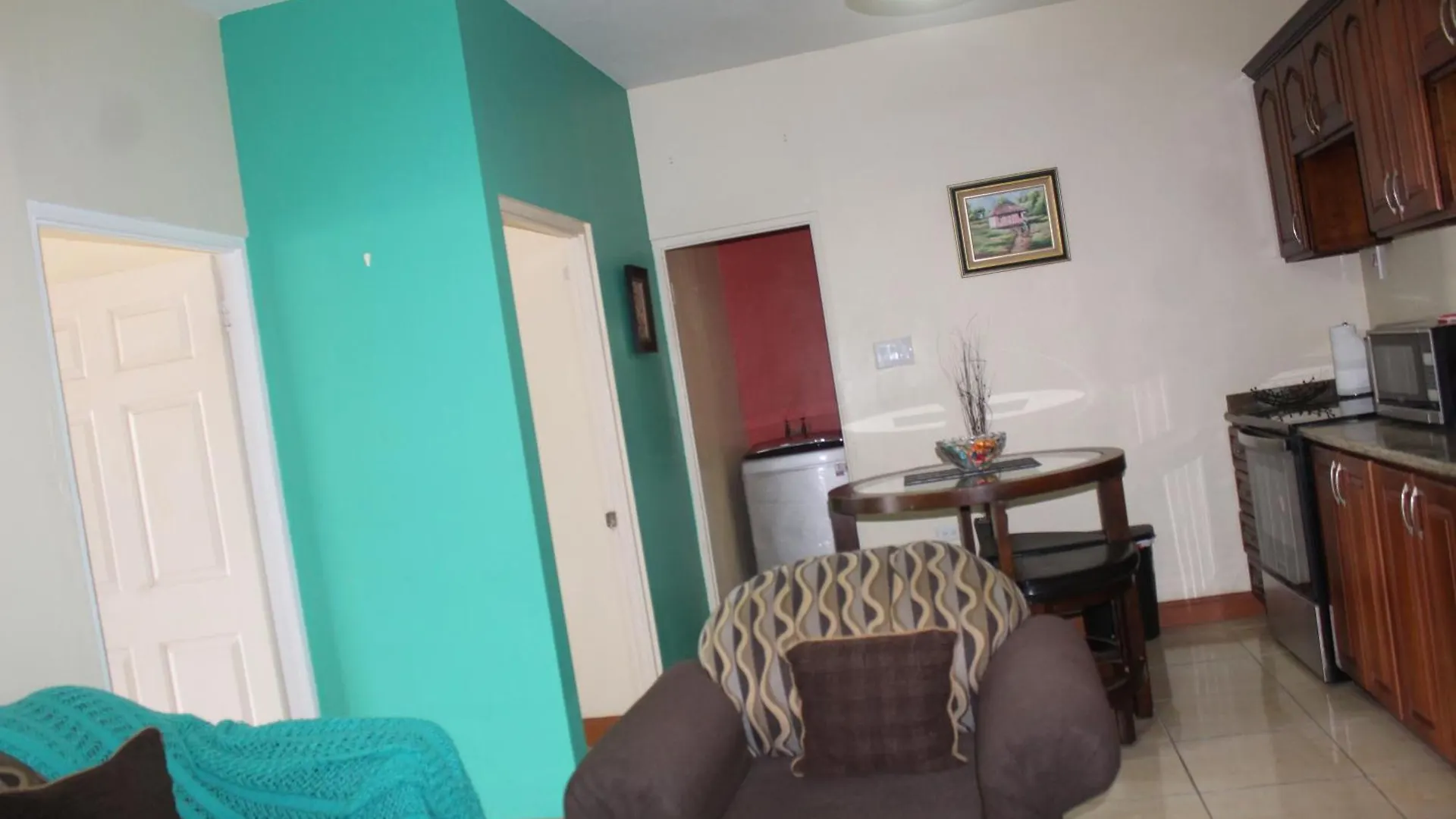 Cozy Deluxe 2Br Kensington New Kingston Apartment 0*,